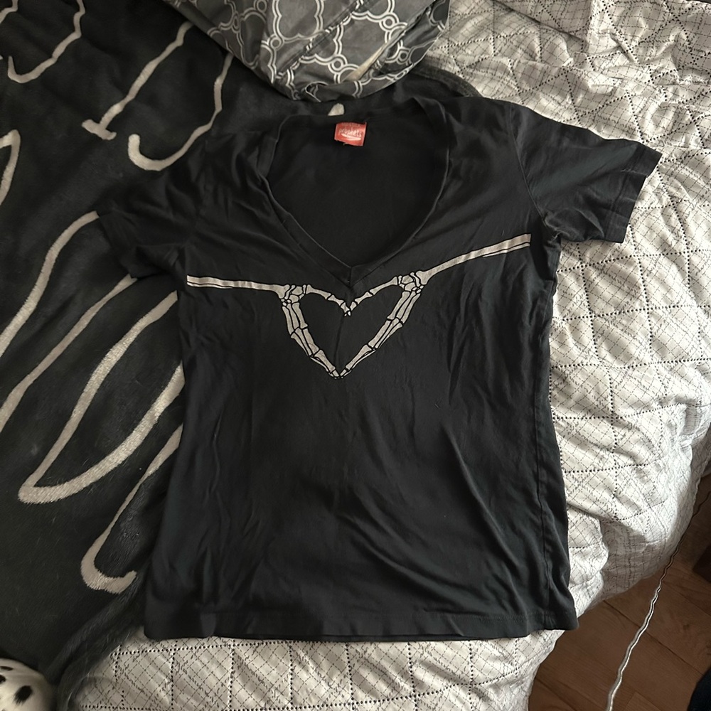 Vintage Black V-Neck T-Shirt with Skeleton Hand Heart